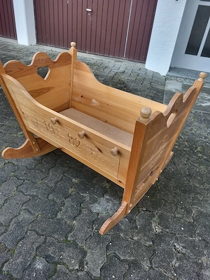 Eine Handgefertigte Wiege 
