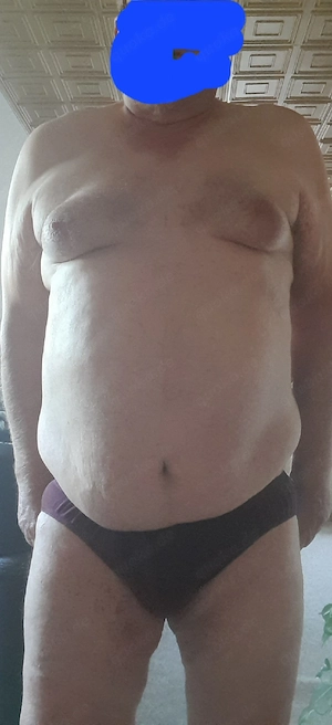 Witwer 66 Jahre alt sehr devot sucht gern auch ältere Frau die mich langfristig keusch hält 