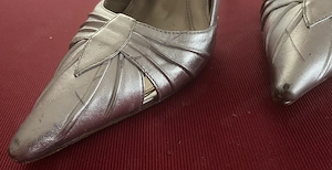 Gr. 41: Leder-Slingpumps, silberfarben "Buffalo" Bild 3