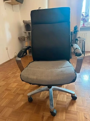 Black office chair   swivel chair   fully functional