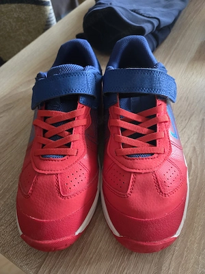 Kinder Sportschuhe