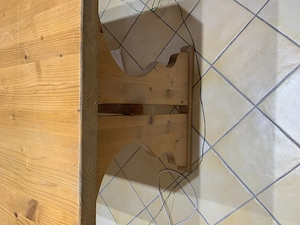 Tisch mit Rattanstühlen
