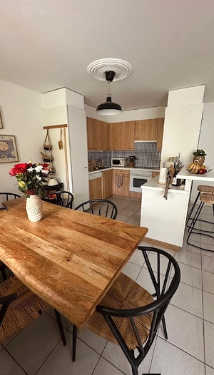 Hallo, meine möblierte Wohnung steht allen Interessierten zur Verfügung. 