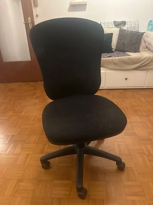 Black office chair   swivel chair   Good condition