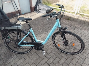 Elektrisches City- und Trekkingrad (Tiefeinsteiger)