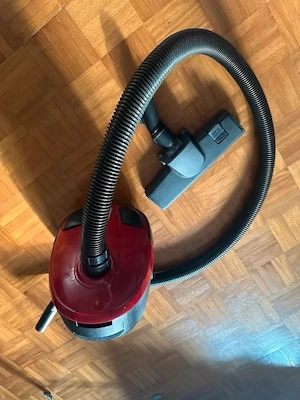 Vacuum cleaner with hose and floor nozzle   fully functional