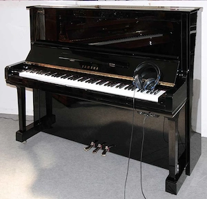 Klavier Yamaha U300SX SILENT, schwarz poliert, Nr. 5462077, 5 Jahre Garantie