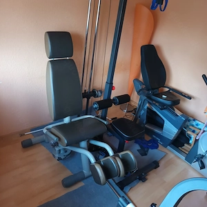 Adduktion-Abduktion Fitnessgerät abzugeben 