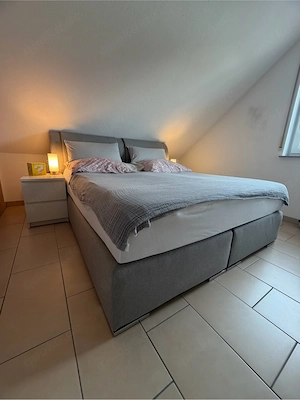 Boxspringbett 180x200 cm Bett, wendbare Matratzen, neuwertig