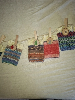 Adventskalender mit kleinen Säckchen 
