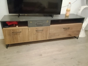 TV-Lowboard   Fernsehtisch in Holzoptik