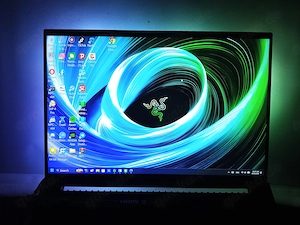 Razer Blade 18 2025 Dual 4K UHD+240Hz | FHD+440Hz Gaming Laptop
