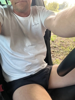10.9. von 11-12Uhr Nude Challenge.. Ich muss nackt warten am Parkplatz vom Baiersdorfer Weiher ...  