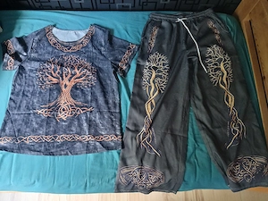 Hose und T-shirt im Wikinger- und Ethno-Stil, Kunststoff