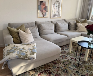 Schlichtes Stoffsofa mit extra Bezügen - Top Zustand - perfekt zum abschalten