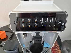 Philips Kaffeevollautomat 3200 Series EP3243 70 LatteGo   weiß silber