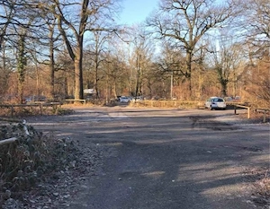 Möchte eine Frau mal ein Parkplatz treffen. 