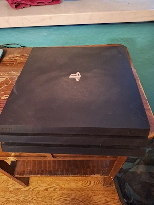 Ps4 Konsole mit controller 