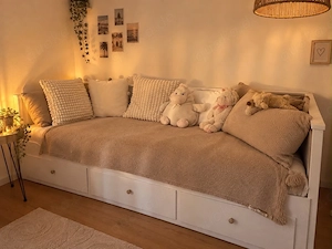 **IKEA HEMNES Tagesbett mit 3 Schubladen  + extra gekaufte Taschenfederkernmatratze