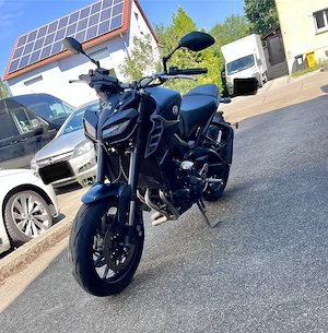 Gepflegte Yamaha MT 09, wenig Kilometer 