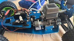 Zu verkaufen ein Rennmotorspielauto siehe Bilder
