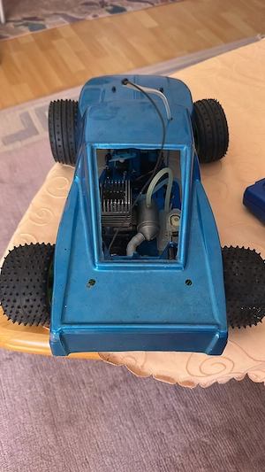 Zu verkaufen ein Rennmotorspielauto siehe Bilder