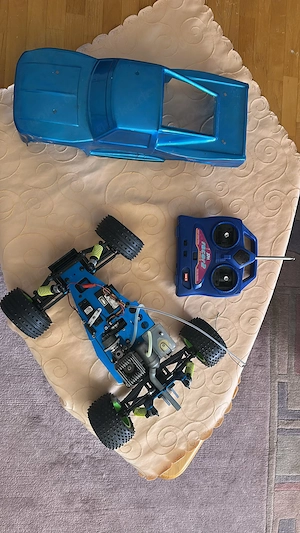 Zu verkaufen ein Rennspielauto siehe Bilder