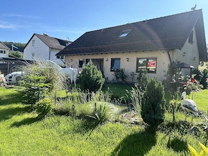 1-2 Familienhaus mit Offenstall für Drei Pferde 