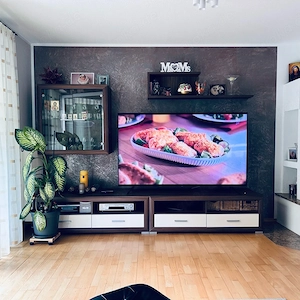 Wohnzimmer Sideboard und kleine Vitrine und Regal 