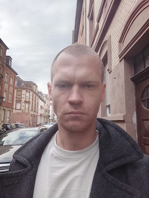 Suche Frau, bevorzugt sportlich, systemkritisch, ungeimpft, aber kein Muss