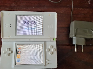 Nintendo DS Lite weiß mit 468 Spiele