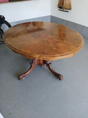 Antiker Tisch (England um 1850)