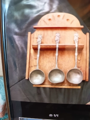 Vintage Wanddeko:3 Zinnlöffel auf Holzbrett