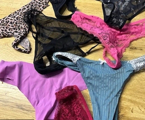 getragene socken und tangas 