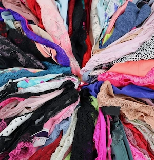getragene socken und tangas 