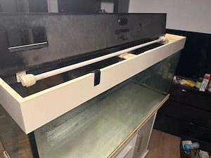 Juwel Aquarium mit Pumpe Filter heizung unterschrank fütter wasser und pflanzenaufbereiter  sehr  Bild 3