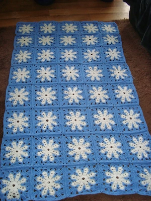 Handarbeit - Decke Schneeflocken