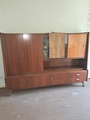 Wohnzimmerschrank 