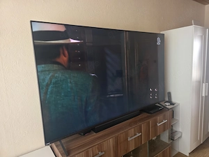 75" PHILIPS Fernseher mit LG Soundbar (50 W)