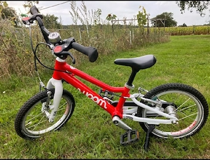 Woom 2 rot Kinderfahrrad mit Verpackung 