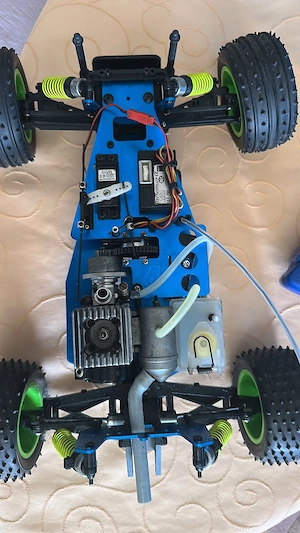 Zu verkaufen ein Rennmotorspielauto siehe Bilder