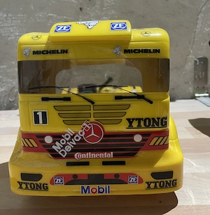 Renntruck Maßstab 1:10 4WD