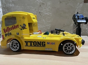 Renntruck Maßstab 1:10 4WD