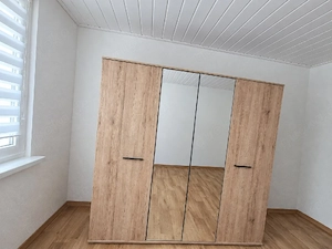Kleiderschrank