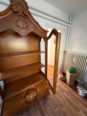 Antike Vitrine aus Nussbaum