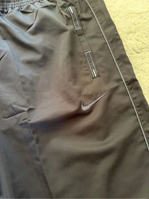Stylischer Nike Trainingsanzug XXL | Schwarz | Neu mit Etikett