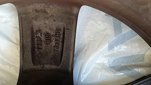 Reifensatz auf ALU-Felgen Bild 5