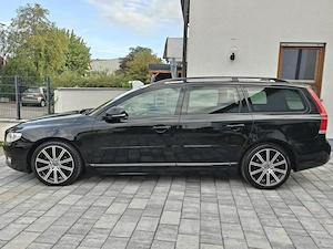 Sehr gepflegter Volvo V70 III D4 linje Svart, black edition 