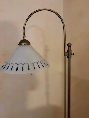 Elegante Stehlampe mit Glasschirm im Landhausstil   Sehr guter Zustand