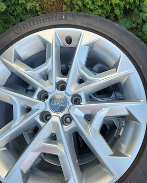 Winterreifen auf Felgen Audi Q2